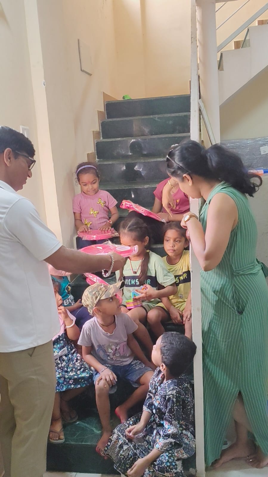 Cloth Donation by Nari setu foundation